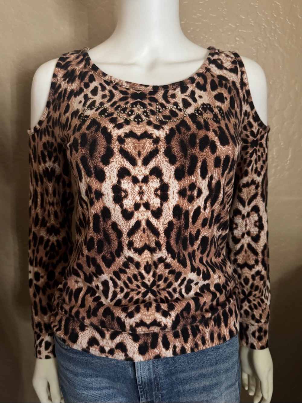 Bebé cheetah print long sleeve top